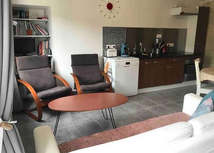 Ferienhaus Maison Renovee En Tuffeau Le Puy-Notre-Dame